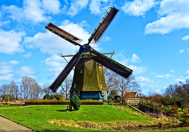 Dutch windmill by https://pixabay.com/users/mabelamber-1377835/